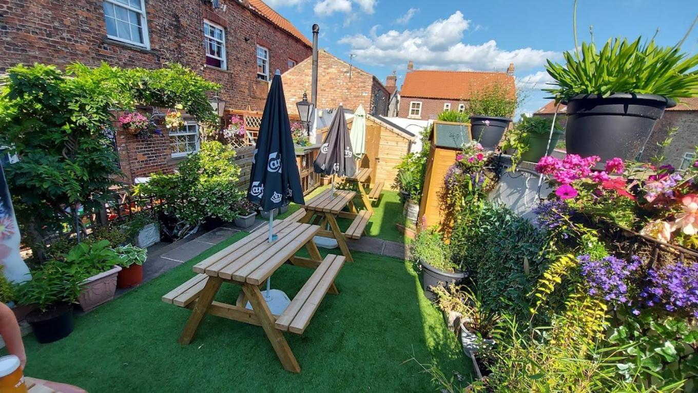 The Three Coopers Bed & Breakfast Bedale Bagian luar foto
